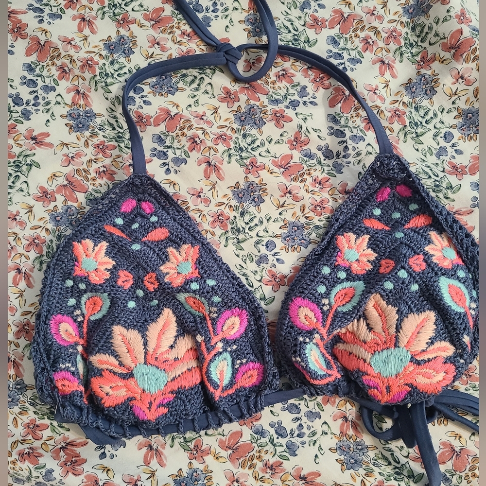 Xhilaration Floral Knit Bikini Top